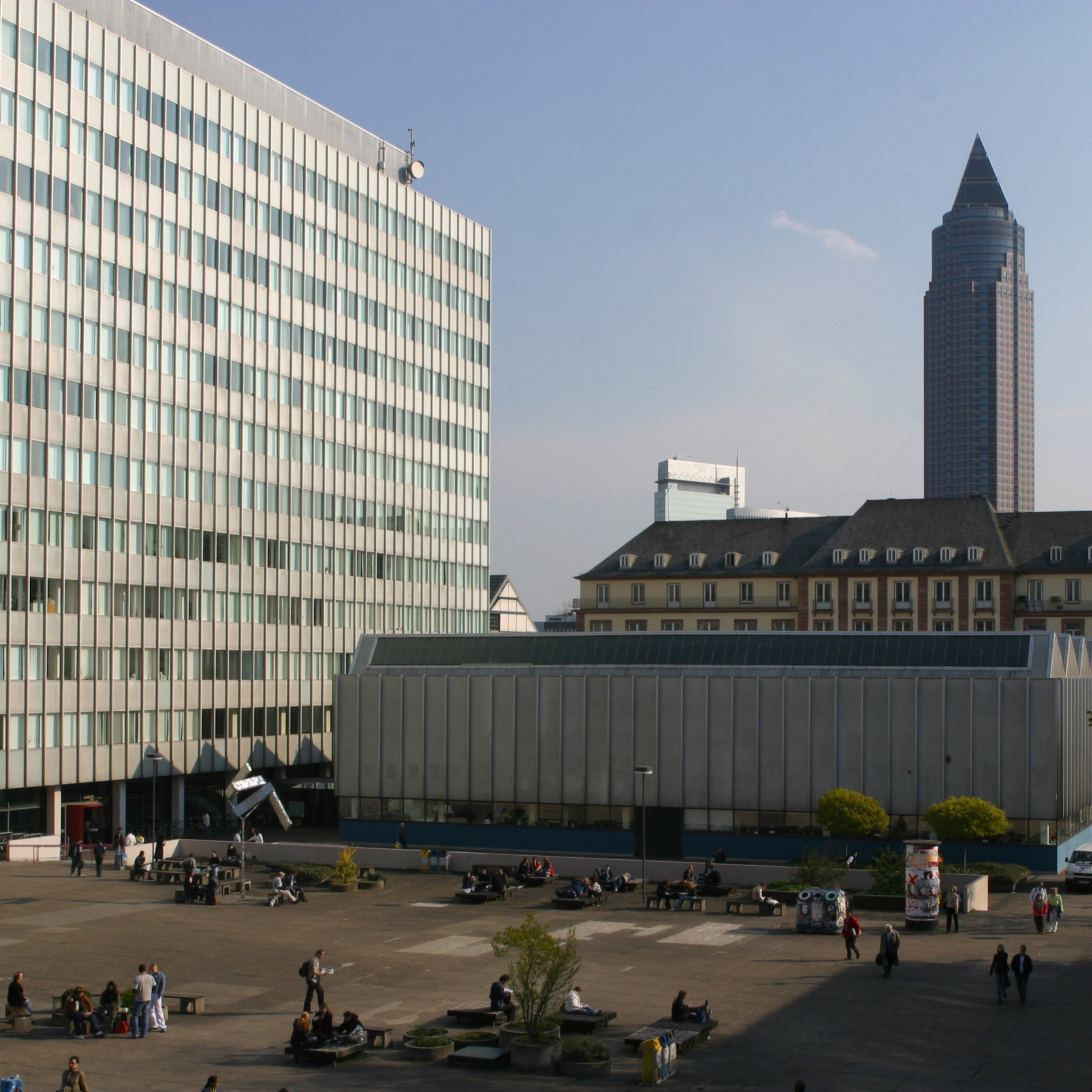 Hochschulsport-Frankfurt-Sportstaette-Juridicum-Bockenheim-Quadrat